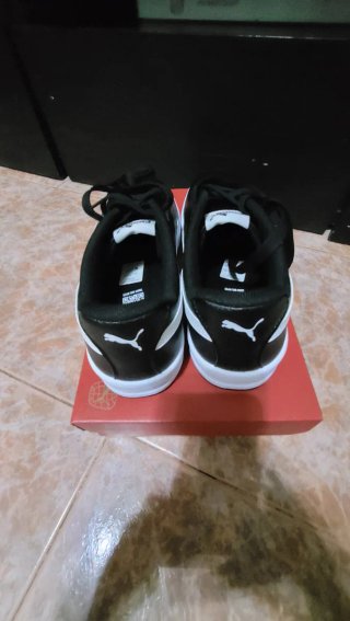 Zapatillas Puma Talla 41 Negras y Blancas