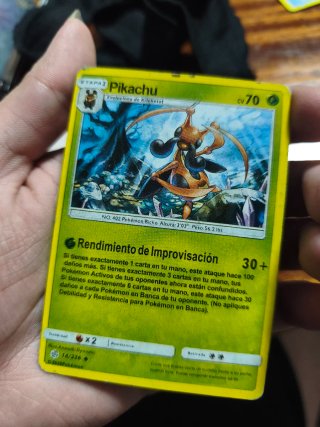 Carta Pokémon Pikachu CV 70