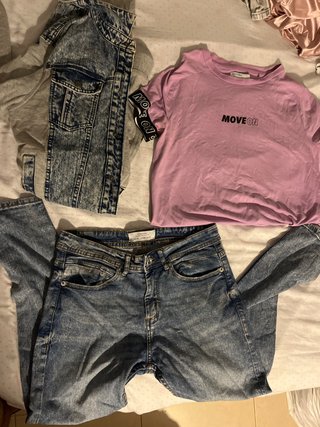 Conjunto vaquero y blusa lila
