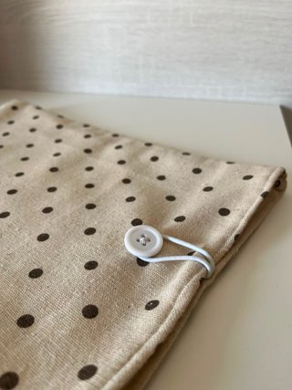 Funda para libro con lunares