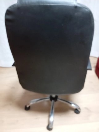 Silla de escritorio / oficina en piel negra
