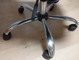 Silla de escritorio / oficina en piel negra