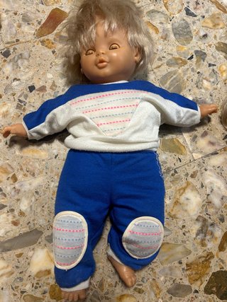 Muñeco Famosa niño rubio