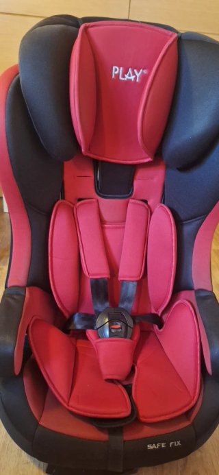 Silla de coche Play Isofix roja y negra