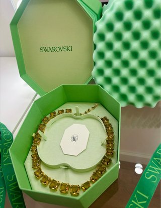 Collar Swarovski colección Millenia dorado