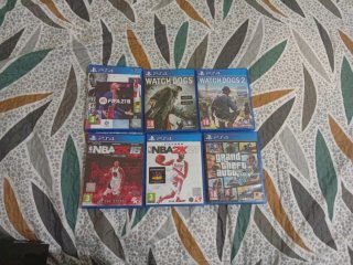 Consola PS4 + 6 Juegos