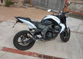 Kawasaki Z750 Blanca