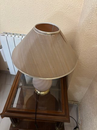 Mesa baja de madera y cristal