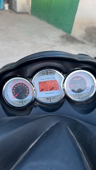 Peugeot Scooter 125cc Negra