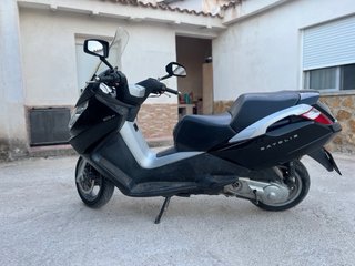 Peugeot Scooter 125cc Negra