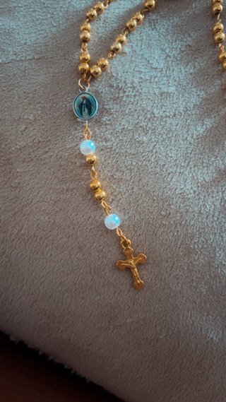 Rosario Dorado con Perlas y Crucifijo