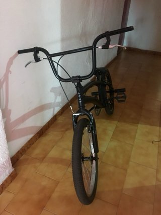 Bicicleta BMX Negra