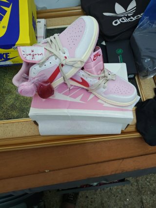 Nike x Travis Scott Barb Pink