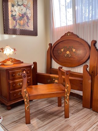 Dormitorio juvenil madera maciza decorado
