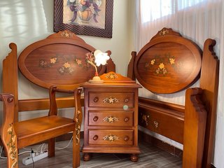 Dormitorio juvenil madera maciza decorado