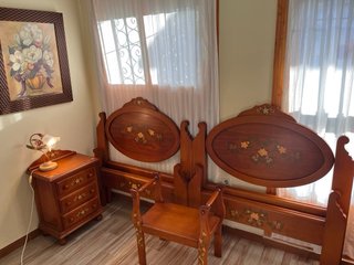 Dormitorio juvenil madera maciza decorado