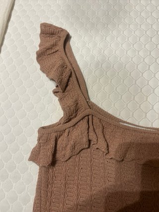 Top de punto con volantes nude