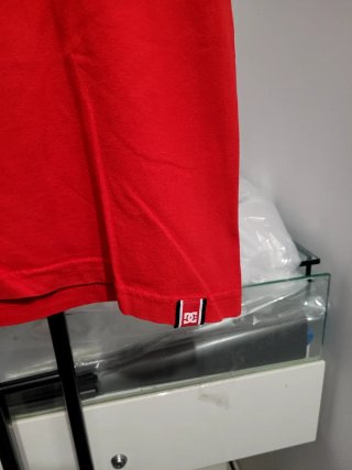 Camiseta DC Shoes Roja Estampada