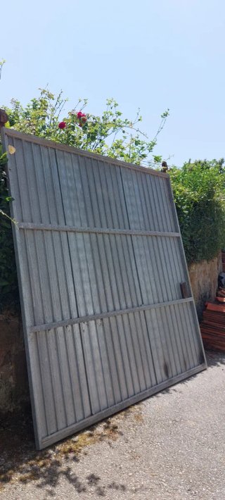 Portón de garaje de acero
