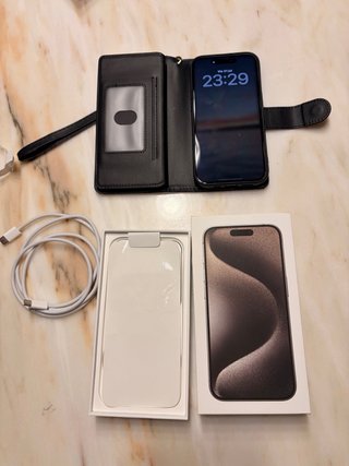 iPhone 15 Pro Titanio