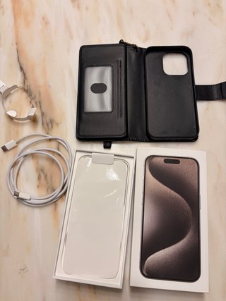 iPhone 15 Pro Titanio