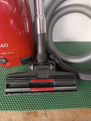 Aspiradora AEG Smart 460 Roja.