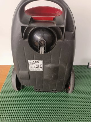 Aspiradora AEG Smart 460 Roja.