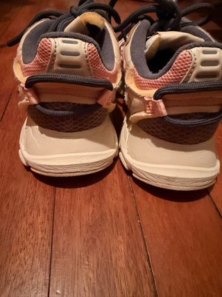 Zapatillas Chica Lacoste Beige y Rosa.
