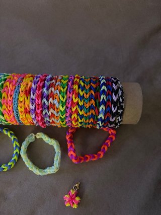 Pulseras de goma hechas a mano