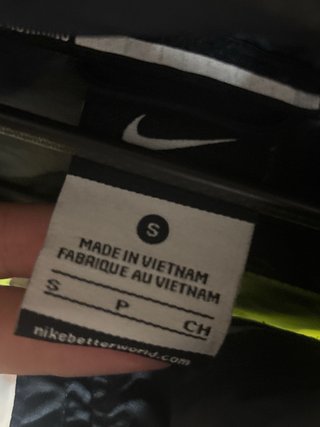 Cortavientos Nike Negro y Amarillo