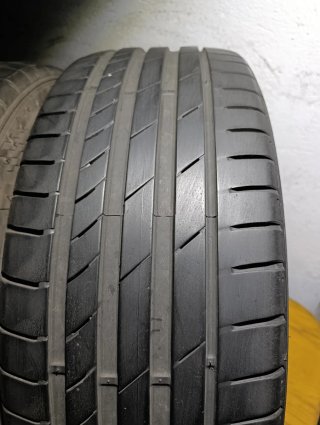 Neumáticos Kumho 215/45R18 93Y