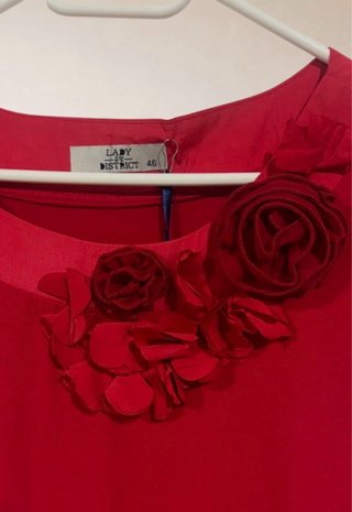 Talla XXXL. Blusa con adorno flores LADY DISTRICT