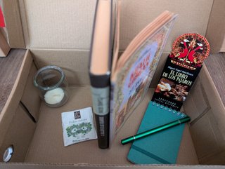 Caja Cofre Literario de Literatura Árabe 🇪🇬🇱🇧