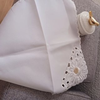 Caja porcelana tapa dorada+tapete