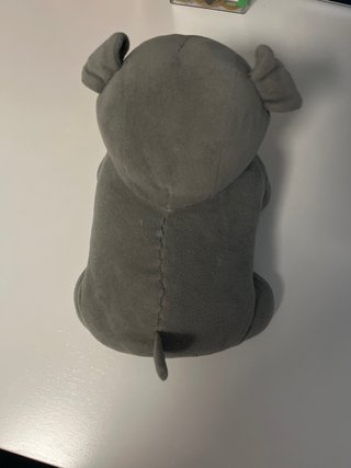 Peluche perro gris