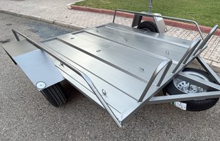 Remolque para 3 motos nuevo.