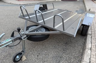 Remolque para 3 motos nuevo.