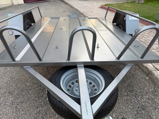 Remolque para 3 motos nuevo.