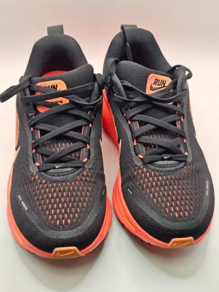 Nike Vomero 18 Unisex Nero/Arancione