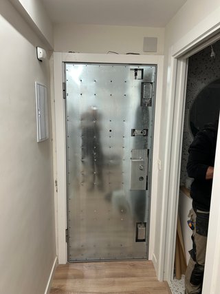 Capri Bilbao, instala puertas acorazadas, blindada