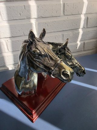 Lote de figuras de caballos