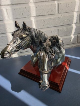 Lote de figuras de caballos