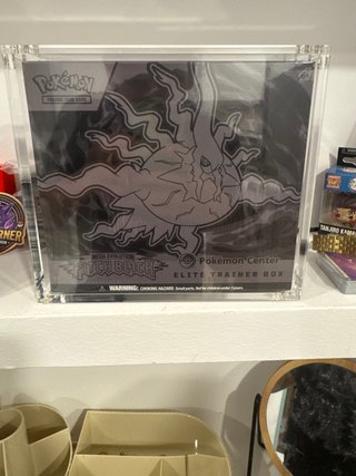 Pokémon Center Pitch Black Elite Trainer Box