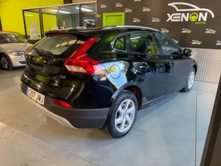 Volvo V40 Cross Country Volvo V40 Cross Country 2.0 D2 Momentum Auto