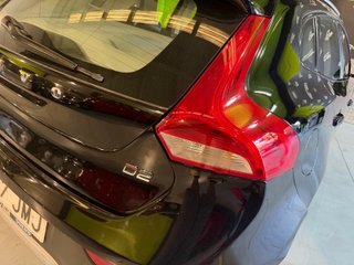 Volvo V40 Cross Country Volvo V40 Cross Country 2.0 D2 Momentum Auto
