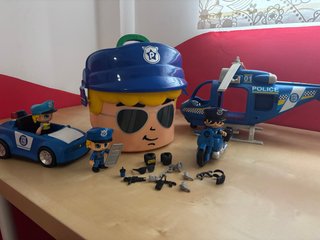 Contenedor Policía Pinipon con Accesorios