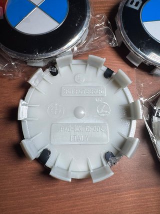 Pack tapabujes BMW 56mm + Tapones válvula Plata