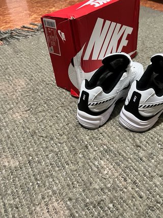 Scarpe da ginnastica Nike bianche e nere