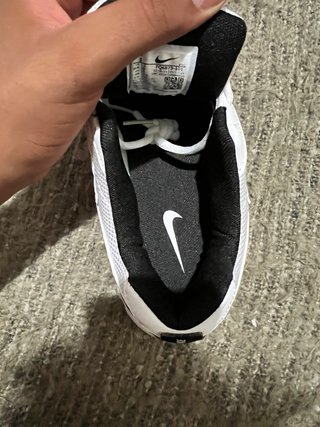 Scarpe da ginnastica Nike bianche e nere