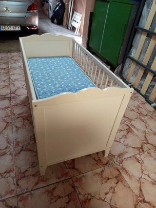 Cuna blanca de madera IKEA + Colchón